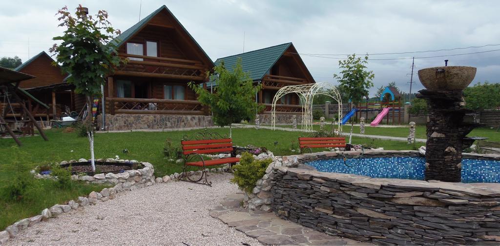 Hotel Tourist complex Karina à Polyana  Extérieur photo