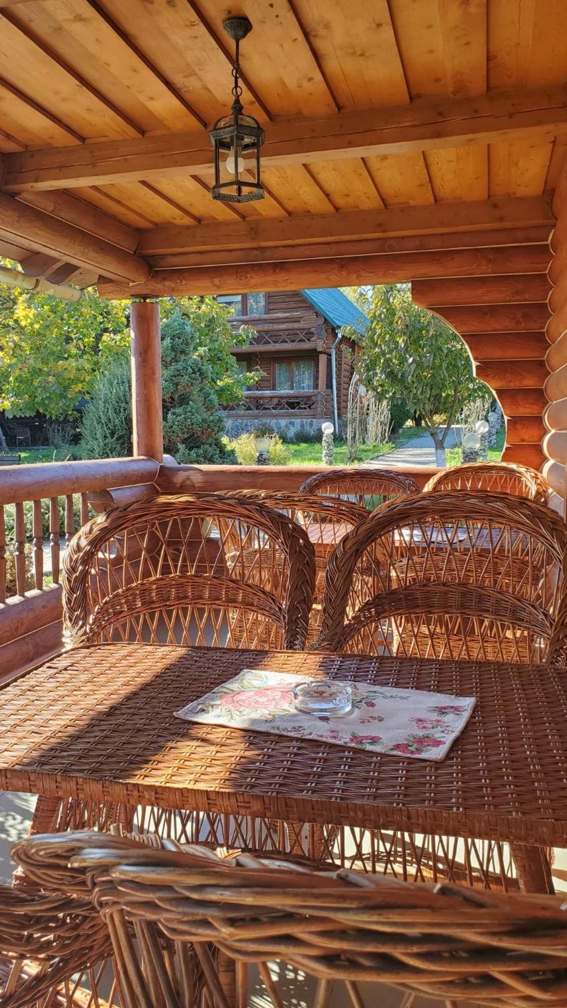 Hotel Tourist complex Karina à Polyana  Extérieur photo