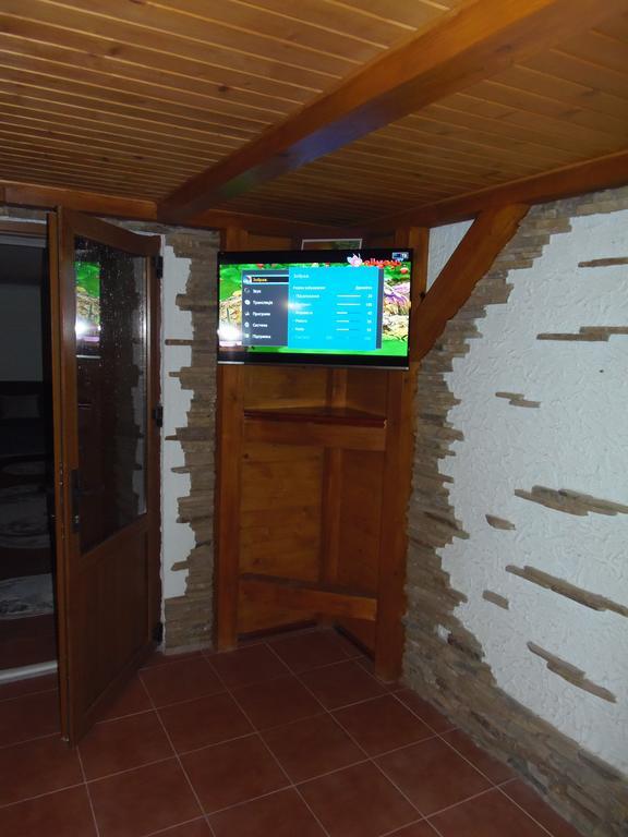 Hotel Tourist complex Karina à Polyana  Extérieur photo