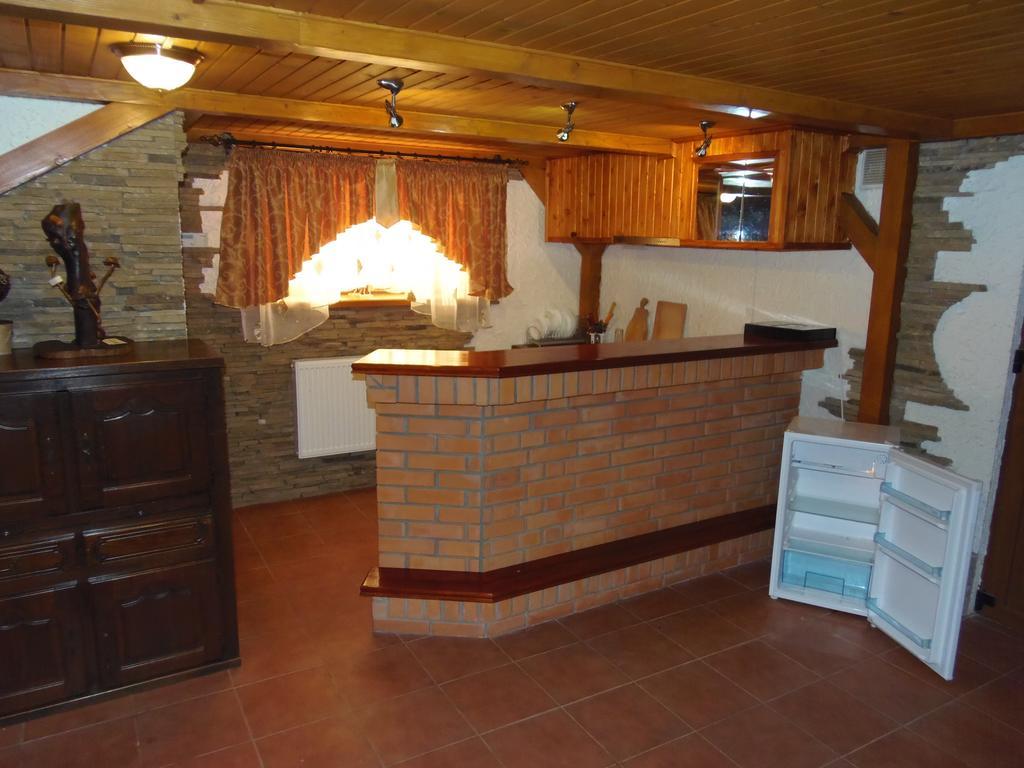Hotel Tourist complex Karina à Polyana  Extérieur photo