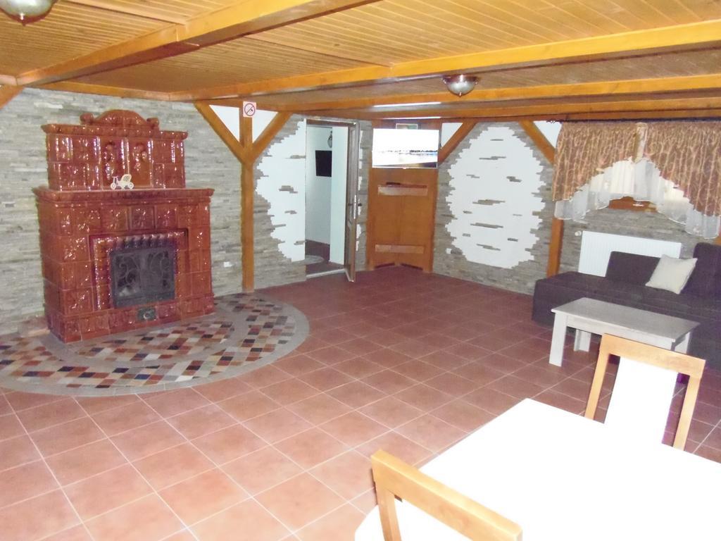 Hotel Tourist complex Karina à Polyana  Extérieur photo