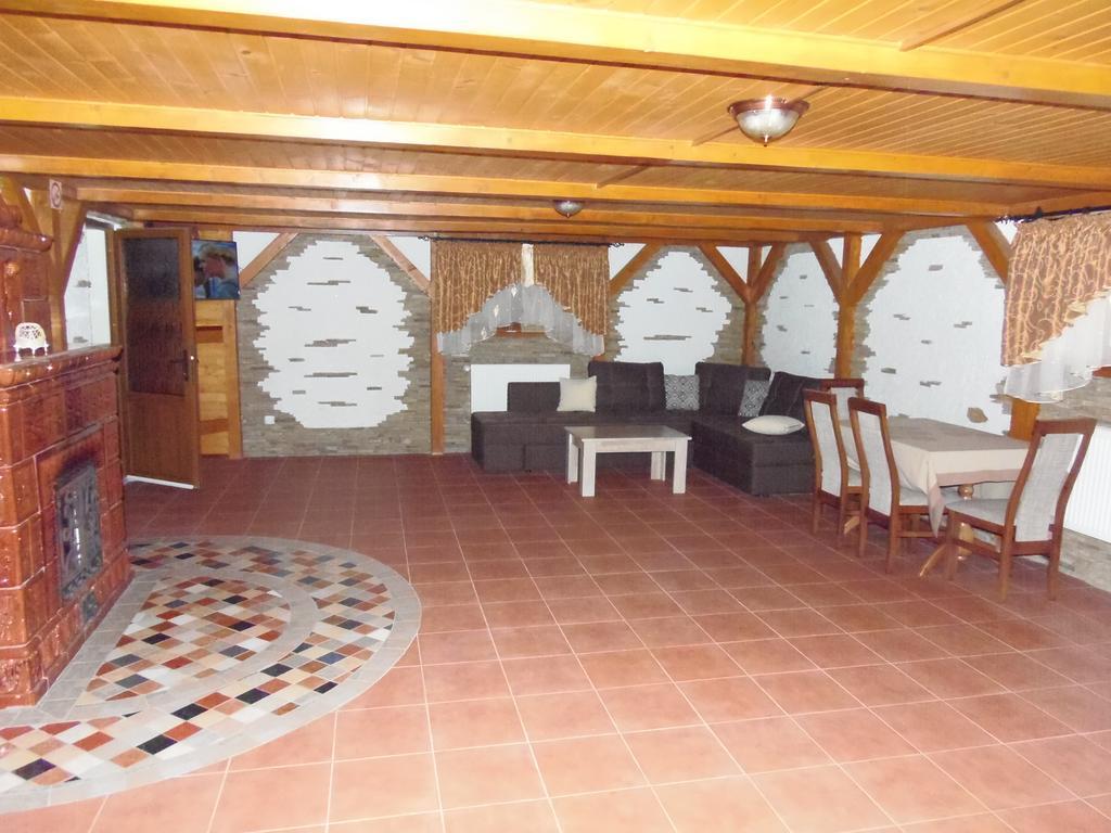 Hotel Tourist complex Karina à Polyana  Extérieur photo